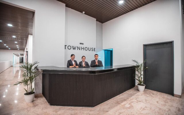 Super OYO Townhouse 1 Hotel Salemba