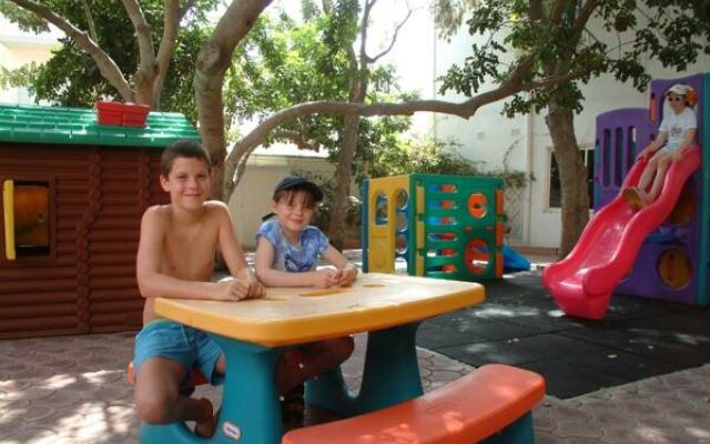 Club Salina Warhf