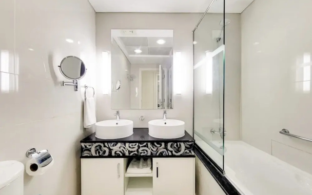 GreenFuture - Super Chic Condo With Incredible Cityscape Views