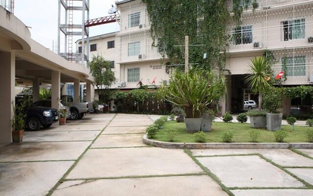 Le Ranong Bistro Hotel