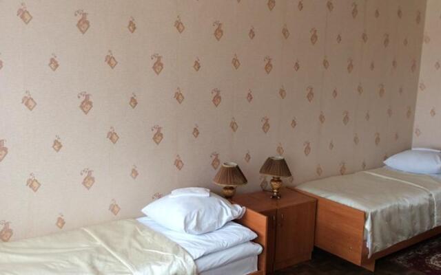 Yunost Hotel