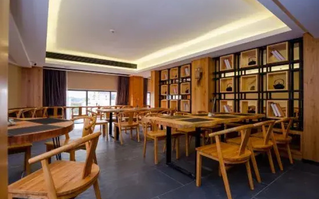 Mando Hotel