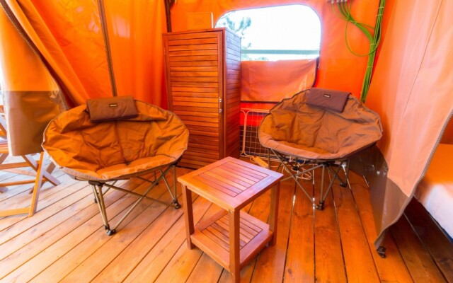 Camping Bungalows El Far
