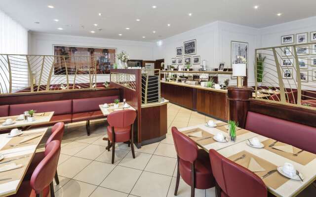 Star-Apart Hansa Hotel