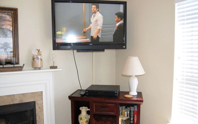 Colony Club M5 condo