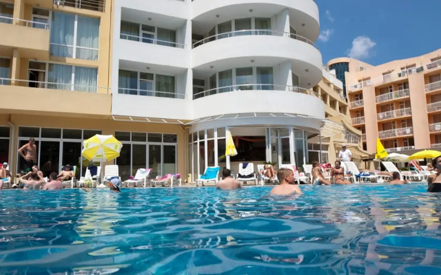 Sun Palace
