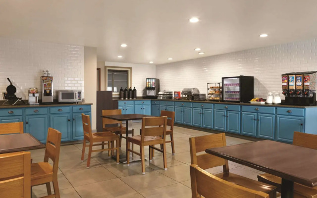 Country Inn & Suites by Radisson, Georgetown, KY