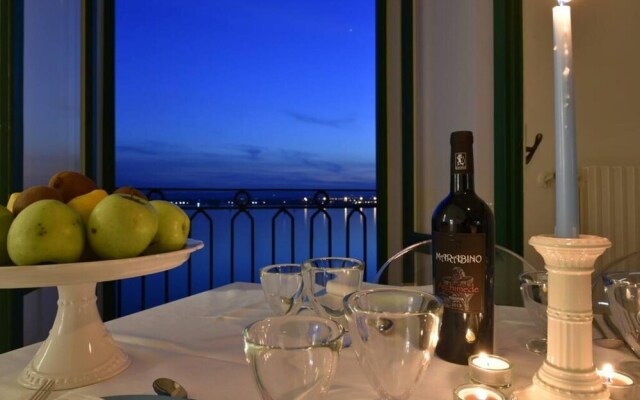 Duomo sea Side Deluxe Apartment