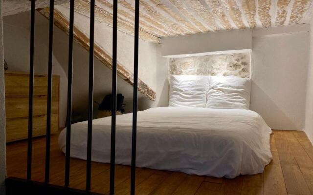 Charmant studio vieil Antibes