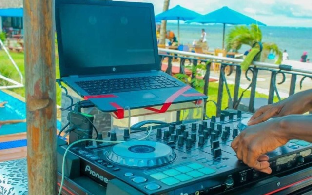 Salama Bling Beach Resort