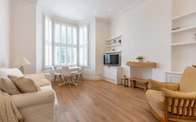 Gorgeous, Newly Renovated 1 Bedroom in Balham With Garden