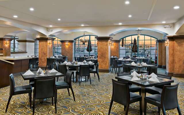 DoubleTree by Hilton San Pedro - Port of Los Angeles