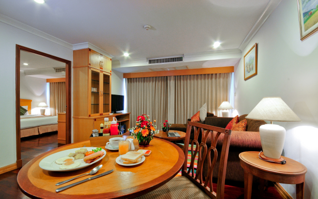 Admiral Suites Sukhumvit 22