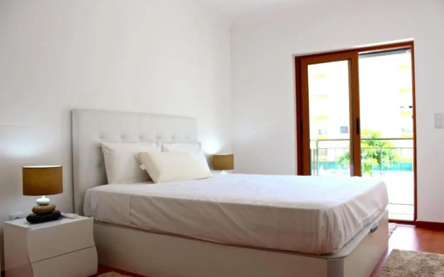 Damaia Apartment