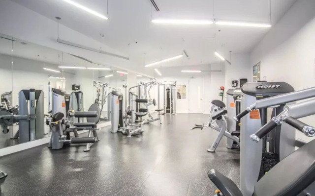 High-Rise Junior 2Br Condo downtown