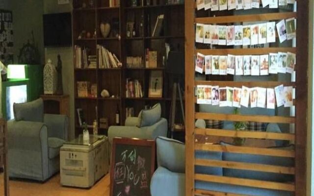 Sanya Onlyblue Art inn
