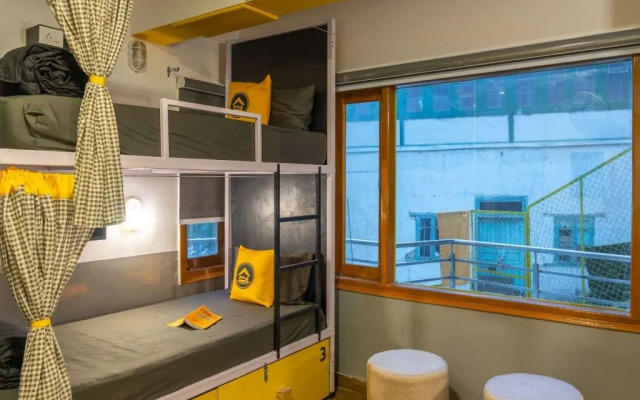 The Hosteller Mussoorie, Mall Road