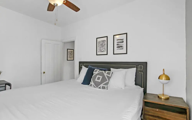 Chicago Lifestyle 3BR Apt in Lake View