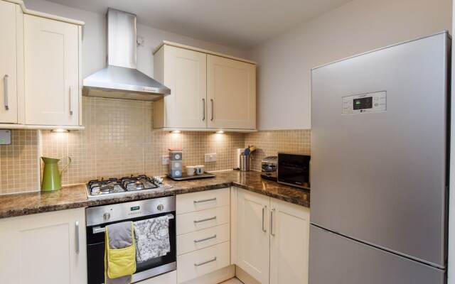 3 84a Albany Road