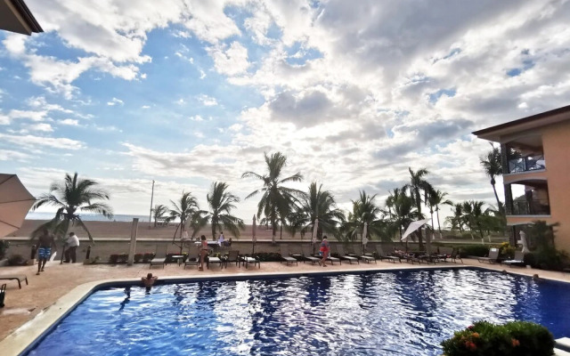 Beachfront Jaco Condos - Fully Equipped - 6 Pax