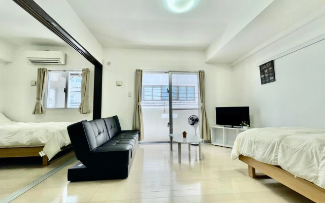 Villa Izumizaki – Guest Rooms – Naha