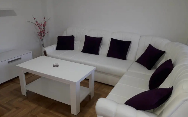 Apolon Apartments