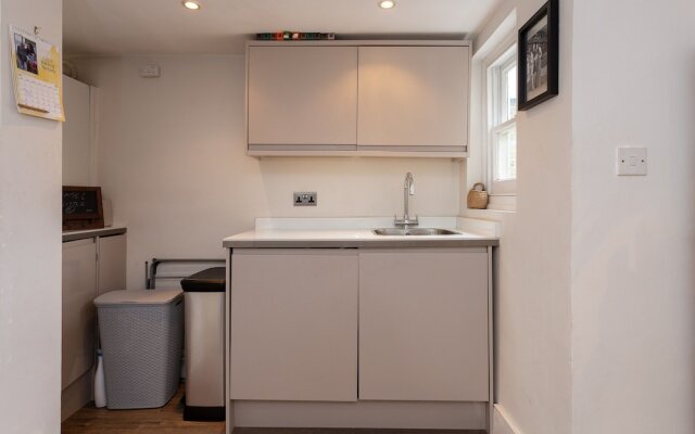 1 Bedroom Apartment in Putney Sleeps 2