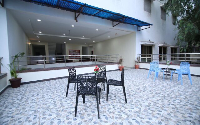 OYO 9130 Hotel Sheetal International