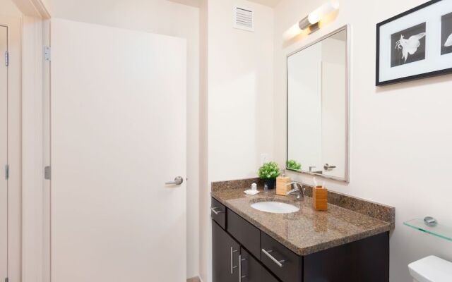 Capitol Hill Fully Furnished Apartments, Sleeps 5-6 Guests