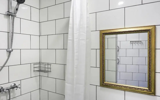 Friends Rooms on Vosstaniya