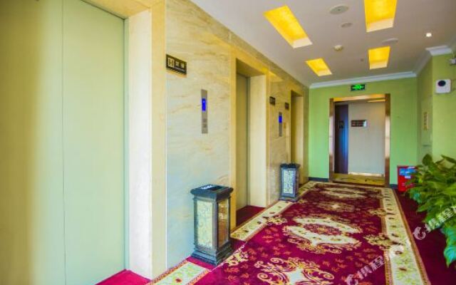 柏斯特酒店(商学院汽车西站店)