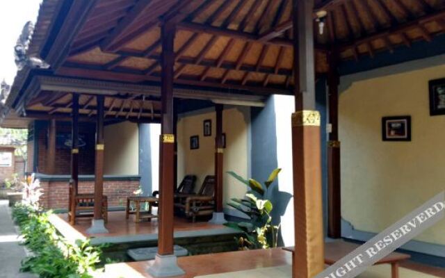 Puri Manik Sari Cottages