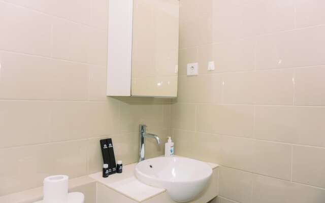 Comfortable And Modern Look 1Br At Citralake Suites Apartment