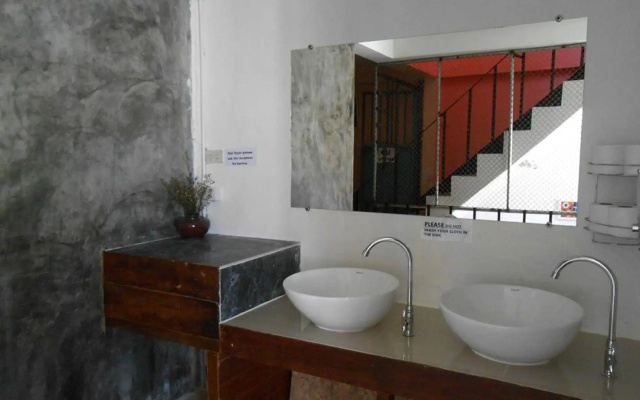 The Living Place 1 - Hostel