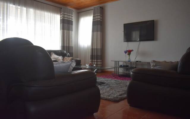 Monavale Hills Getaway