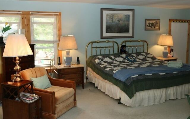 Sunny Rock B&B Haliburton