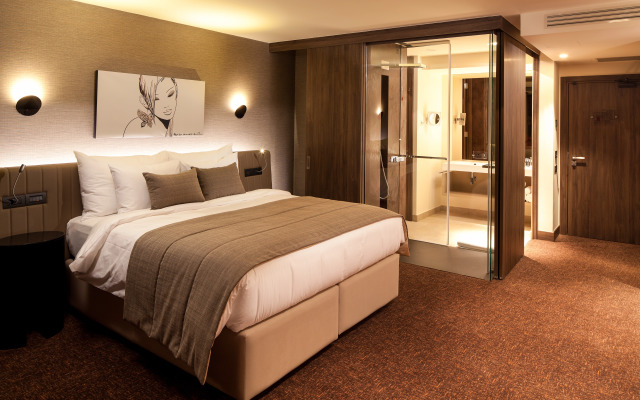 Kronwell Brasov Hotel