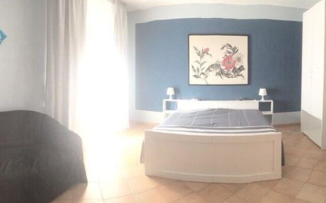 The Holiday House