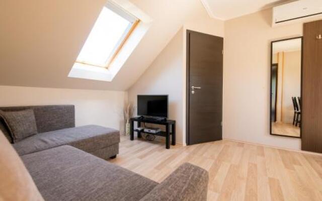 Dunazug Apartmanház