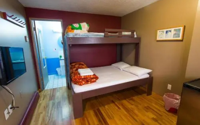 Raging Elk Hostel