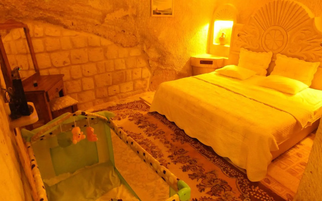 Dilek Tepesi Cave Hotel