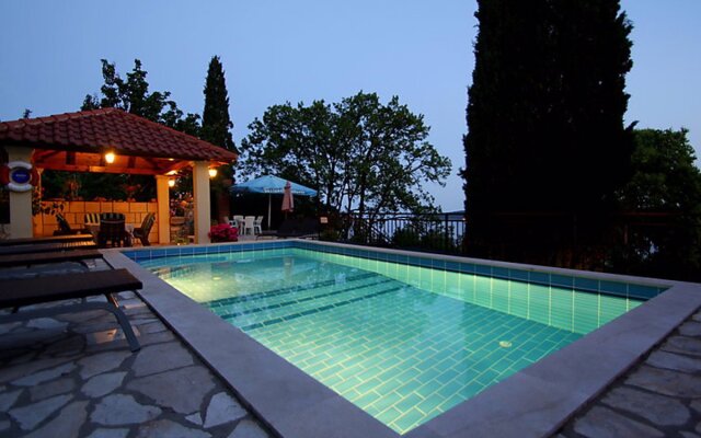 Apartment Lucic Tavernes 17026