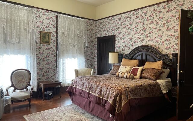 Grand Gables Inn Bed & Breakfast