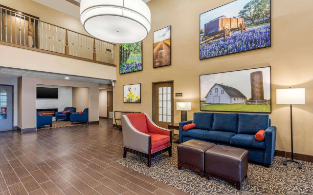 Comfort Suites