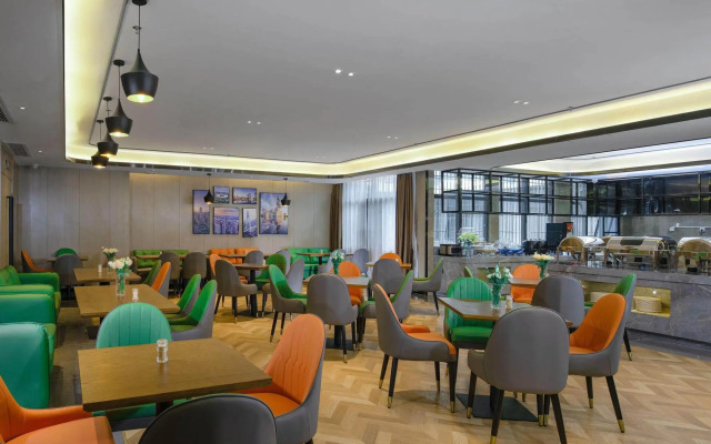 Country Inn & suites by Radisson((Lingnan Xintiandi Branch, Foshan Zumiao Subway Station)