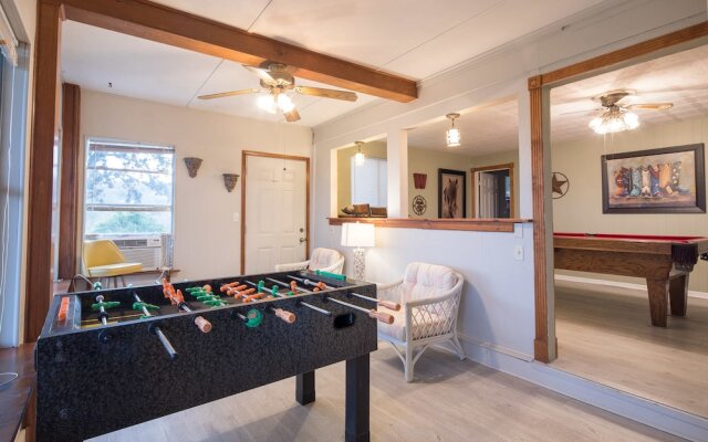 Texas Rose Lodge by RedAwning