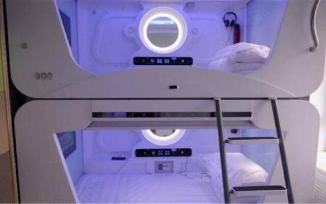 Harbin Longmen Capsule Youth Hostel