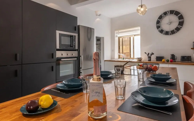 Magnificent Sea View Penthouse Cospicua