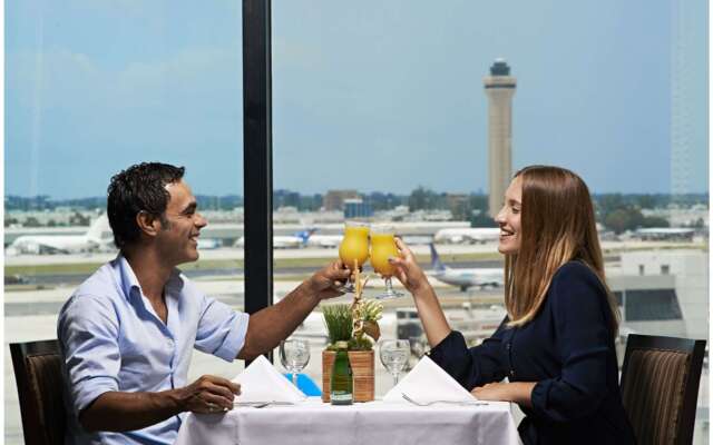 Miami International Airport Hotel - 213fb62b6a3ce30dfb375a4b0d9aba36757aae5a