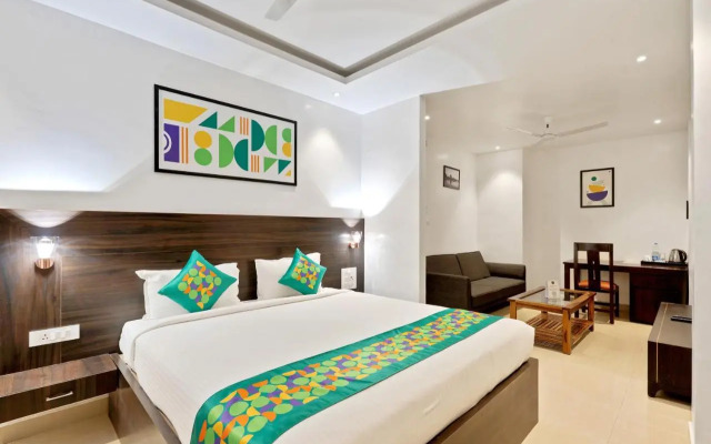 Treebo Aishwarya Grand - 4 km from Promenade Beach